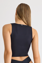 MUSCULOSA DE MICROFIBRA CON ESCOTE CUADRADO Y ESPALDA CERRADA