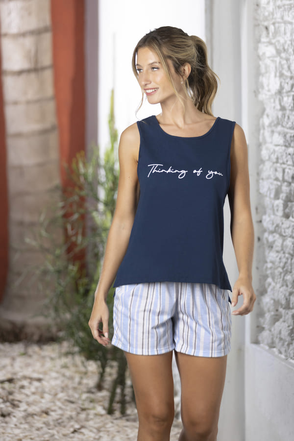 VER. PIJAMA MUSCULOSA Y SHORT RAYADO